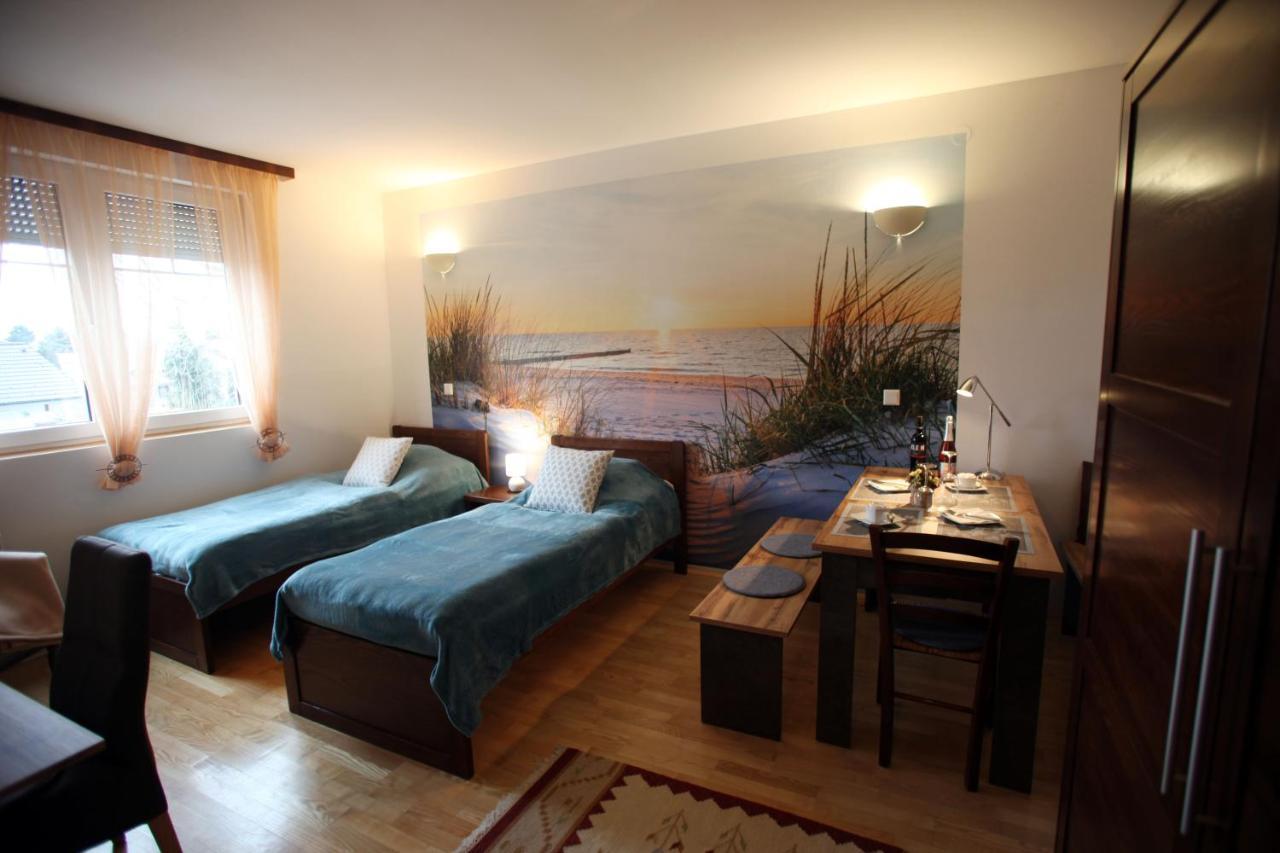 Landhaus Klambauer Ferienapartments Thermennaehe St Martins Therme Frauenkirchen Exterior photo